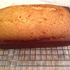 A picture of Lemon and White Chocolate Cake.