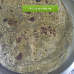 A picture of Leftover Palak Paneer Paratha.