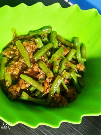 Langkah Mudah untuk Menyiapkan Resep  Tumis buncis daging cincang yang Lezat Sekali, Enak