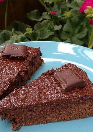 Sós csokitorta, cukor és liszt nélkül recept fotója
