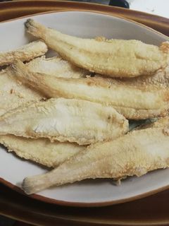 Una foto de Acedías frescas fritas