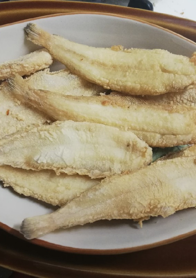 Una foto de Acedías frescas fritas