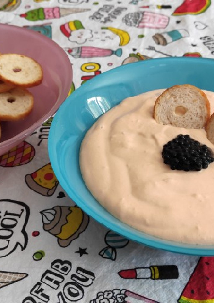 Una foto de Salsa de salmón para dipear 😋🐟🥣