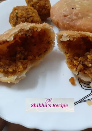 A picture of Moong dal kachori.