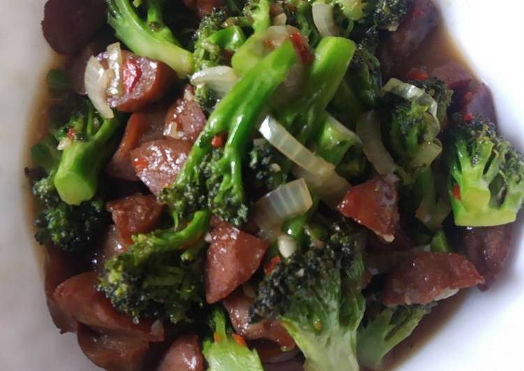 Cara mudah Membuat Tumis bakso dan brokoli yang Bikin Ngiler
