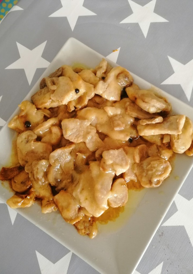 Una foto de Cerdo con setas en salsa a la pimienta