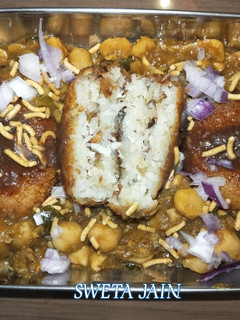 मेवे वाली सूजी आलू टिक्की (Mewe wali suji aloo tikki recipe in Hindi) रेसिपी मुख्य फोटो