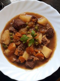 Una foto de Estofado de ternera con patatas