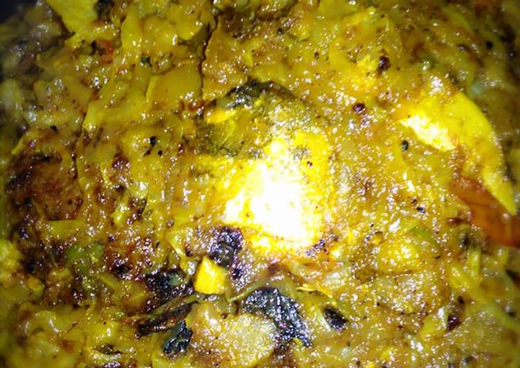 Fish head cabbage curry