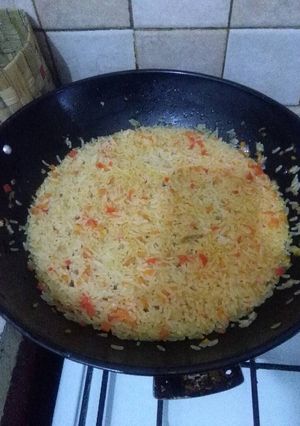 Una foto de Arroz rico y fácil