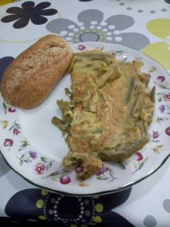 Una foto de Tortilla de esparragos verdes