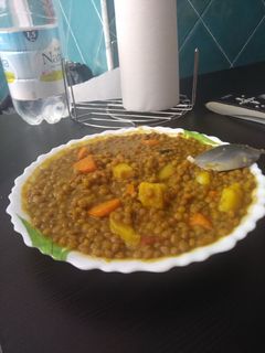 Una foto de Lentejas con verduritas