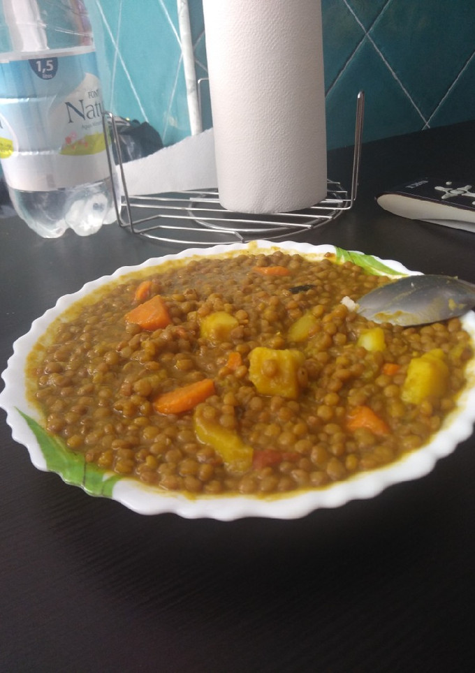 Una foto de Lentejas con verduritas