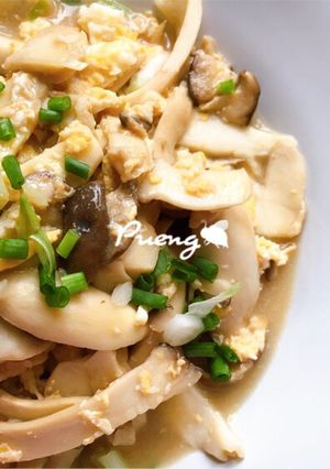 รูปของ ผัดเห็ดออรินจิไข่ข้น🍄🍳
