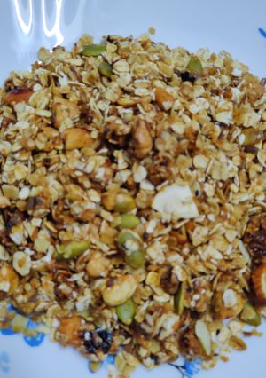 A picture of Granola.