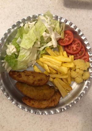 عکسی از دستور فیله مرغ و سیب زمینی سرخ شده 🍗🍟