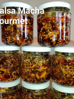 Una foto de Salsa macha con semillas y frutos saboryfrescura