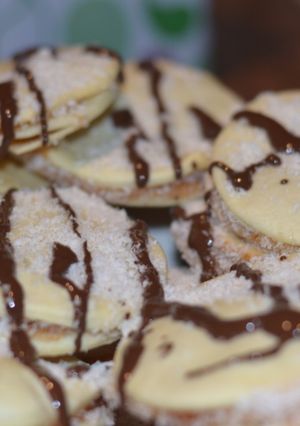 Una foto de Colaciones de dulce de leche con masa de grasa
