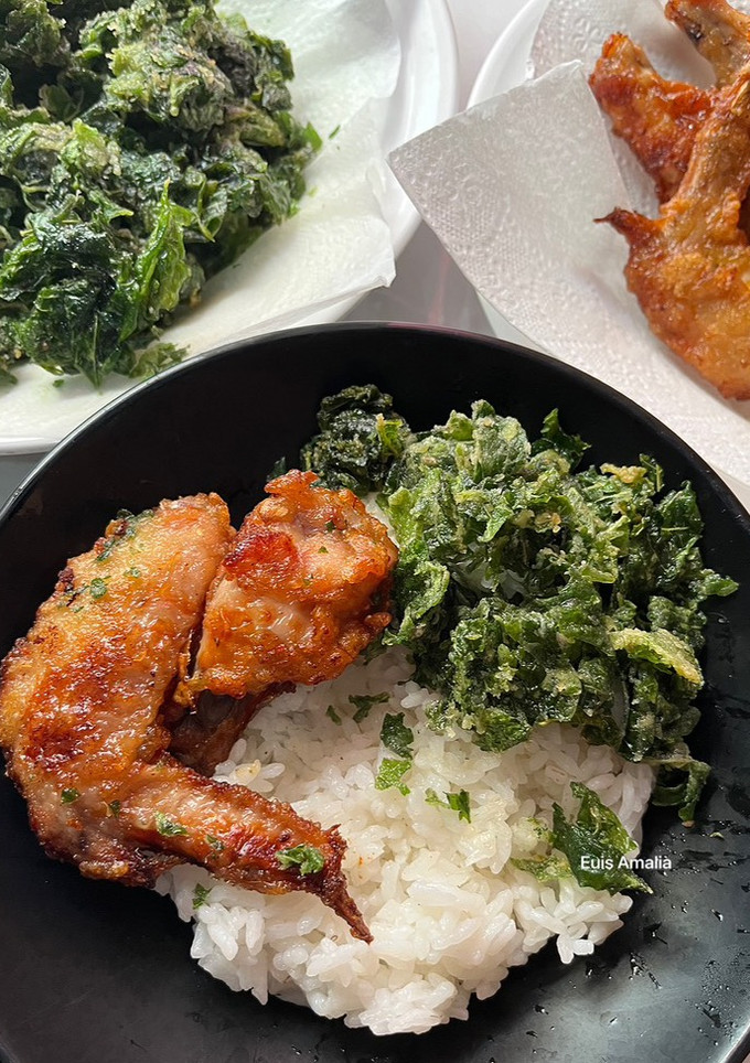 Foto resep Ayam Goreng 5 Bahan dan Bayam Krispi