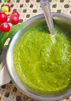 A picture of Mint Coriander chutney.