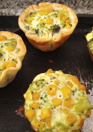 Una foto de Muffins de brócoli y choclo