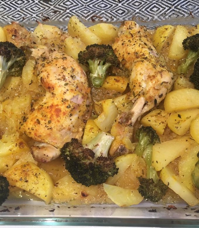 Foto principal de Brócoli con pollo al horno