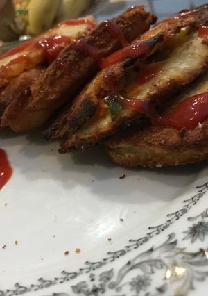 A picture of Chicken mayo bread pockets.