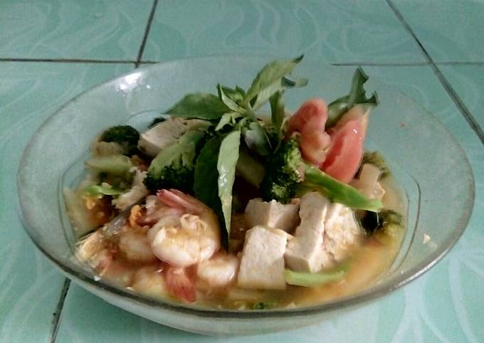 Mudah Banget Masakan Resep Tom yum udang tahu