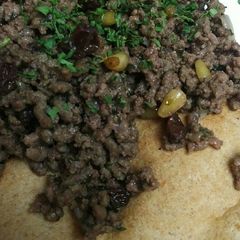 A picture of Hushwee with Pita Bread.