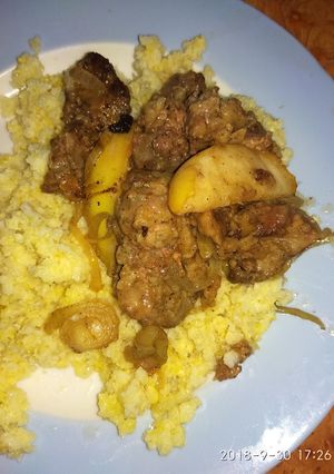 Фото Куриная печень с яблоками.