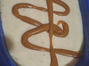 Una foto de leche con plátano