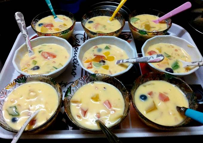 Fruits custard with jelly