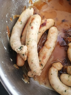 Una foto de Salchichas al vino