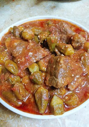 صورة لوصفة بامية باللحمة