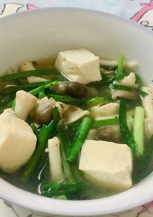 Hình của món Canh hẹ đậu hủ nấm rơm (chay).