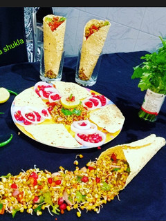 સ્પ્રાઉટ મગ ચાટ(Sprouted mung chat recipe in Gujarati) રેસીપી મુખ્ય ફોટો