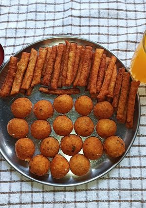 A picture of Potato Cheese Balls And Potato Fries.