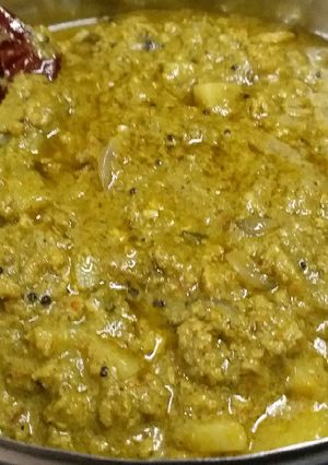 A picture of Green Masala Chicken Mince Curry.