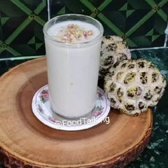 A picture of Sitaphal Lassi/Custard Apple Lassi.
