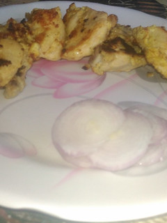 A picture of Kashmiri murgh tikka.