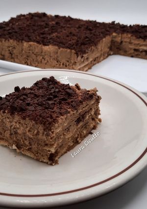 Foto di Dolce al caffè e mascarpone con cioccolato