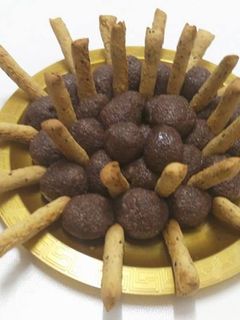 صورة لوصفة كرات جوز الهند بطعم الشوكولاتة
