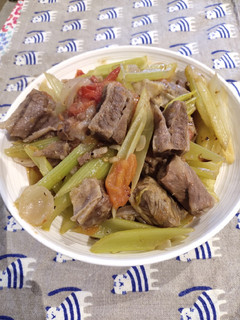A picture of Beef with Celery.