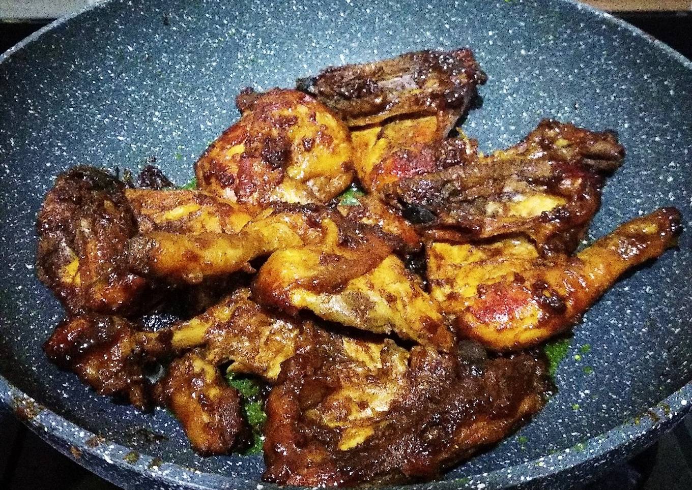 Paha ayam ungkep bumbu kuning manis gurih