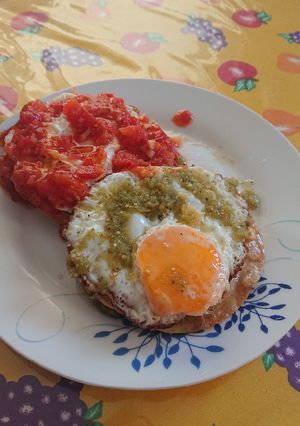 Una foto de Huevos divorciados