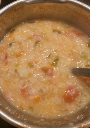 A picture of Random Vegetables Egg Porridge.