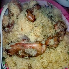 A picture of Chicken Makhni palao.