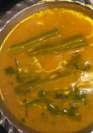 સરગવા ની કઢી (Saragva Kadhi Recipe In Gujarati) રેસીપી મુખ્ય ફોટો