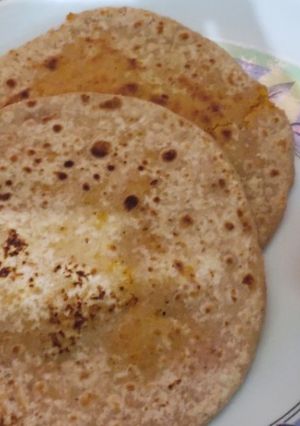 बूंदी के लड्डू का पराठा (boondi ke ladoo ka paratha recipe in Hindi) रेसिपी मुख्य फोटो