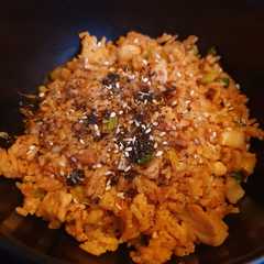 รูปของ Kimchi Bokkeumbap (Nasi goreng kimchi)
